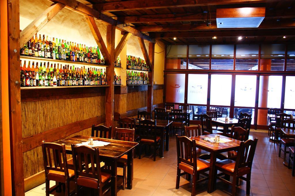 Grillbar Penzion & Restaurant Spišská Nová Ves Exterior foto