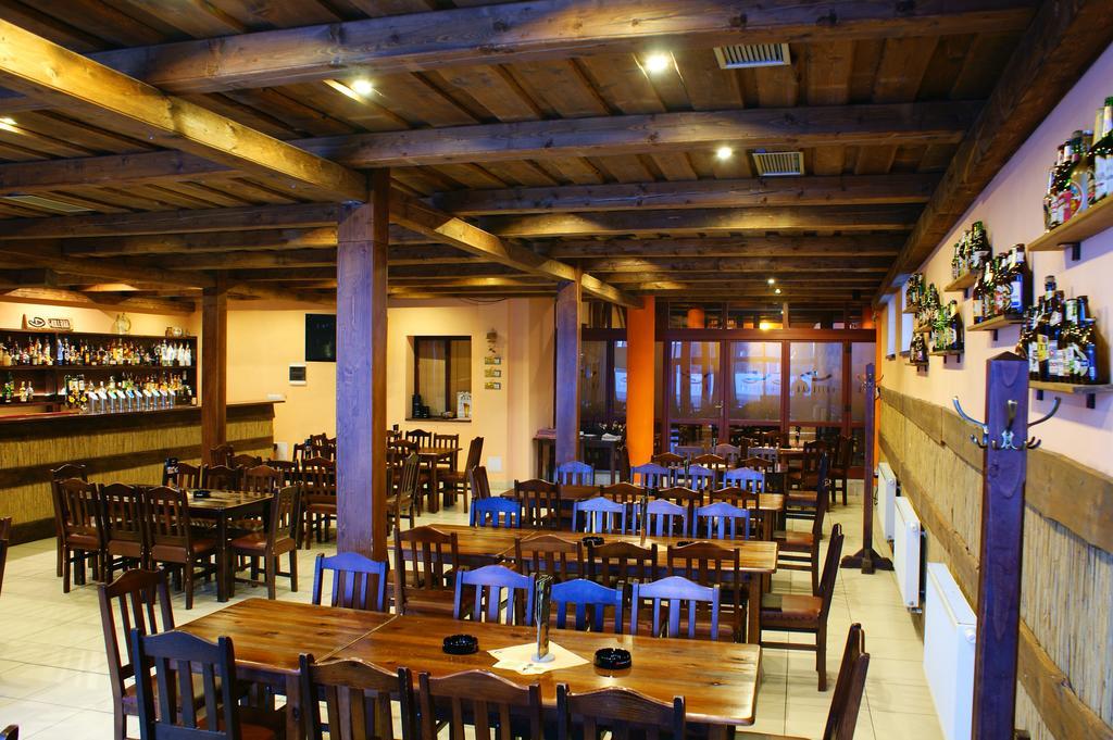Grillbar Penzion & Restaurant Spišská Nová Ves Exterior foto